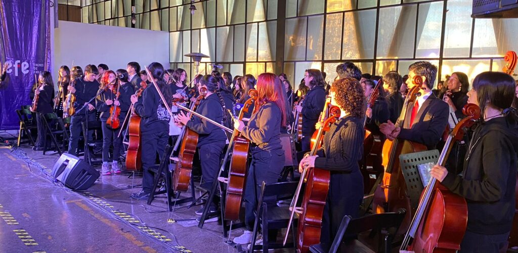 En EFE realizamos el concierto “Súbete al tren de la música, concierto por la amistad.”