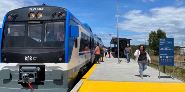 Servicio ferroviario de pasajeros retorna a Puerto Montt tras 18 años de ausencia